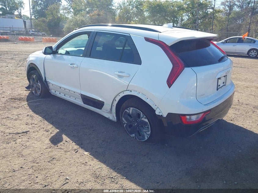 2025 Kia Niro VIN KNDCR3L13S5135830 IAAI salvage auction — LEFT SIDE, Salvage (New Jersey), sold $12,050 on 2026-07-09 (photo 3)