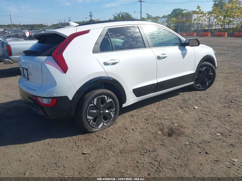 2025 Kia Niro VIN KNDCR3L13S5135830 IAAI salvage auction — LEFT SIDE, Salvage (New Jersey), sold $12,050 on 2026-07-09 (photo 4)