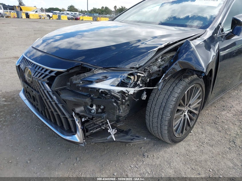 2023 Lexus Es 300h VIN 58ADA1C15PU032362 IAAI salvage auction — THEFT, Salvage Title, sold $14,375 on 2026-07-24 (photo 6)