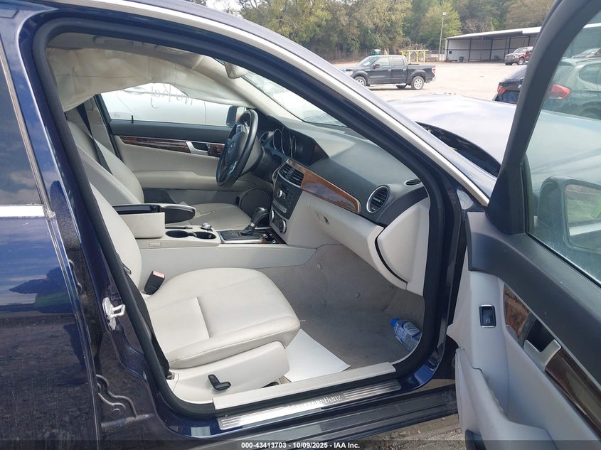 2014 Mercedes-benz C class VIN WDDGF4HB9EA918945 IAAI salvage auction — FRONT END, Other, sold $700 on 2026-07-17 (photo 5)