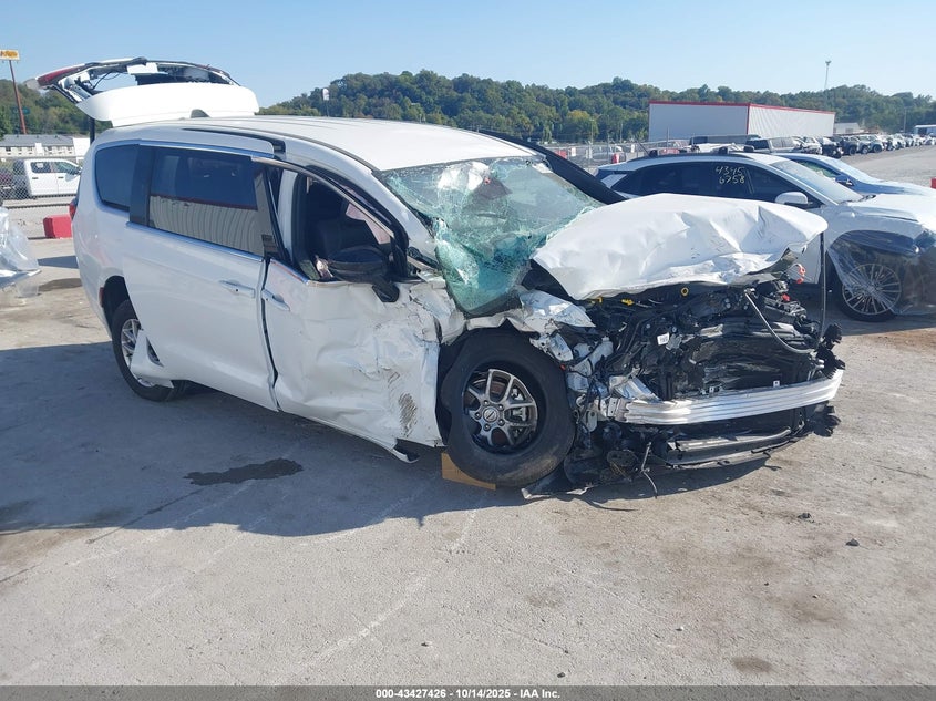 2025 Chrysler Voyager VIN 2C4RC1CG6SR525263 IAAI salvage auction — FRONT & REAR, Other, sold $500 on 2026-07-21 (photo 1)