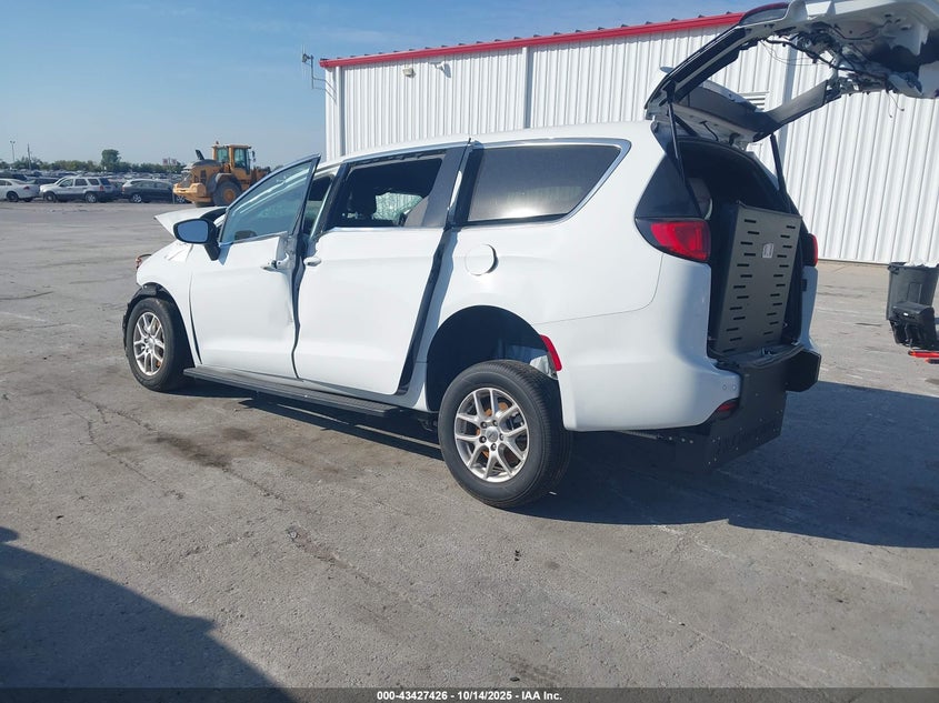 2025 Chrysler Voyager VIN 2C4RC1CG6SR525263 IAAI salvage auction — FRONT & REAR, Other, sold $500 on 2026-07-21 (photo 3)