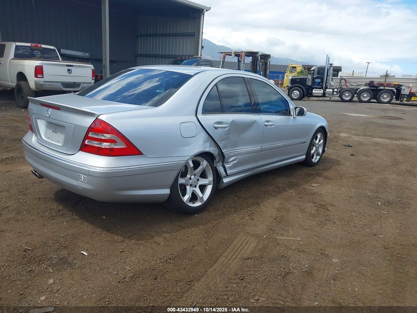 2007 Mercedes-benz C class VIN WDBRF52H67F902521 IAAI salvage auction — REAR END, Salvage (Hawaii), sold $100 on 2026-07-21 (photo 4)