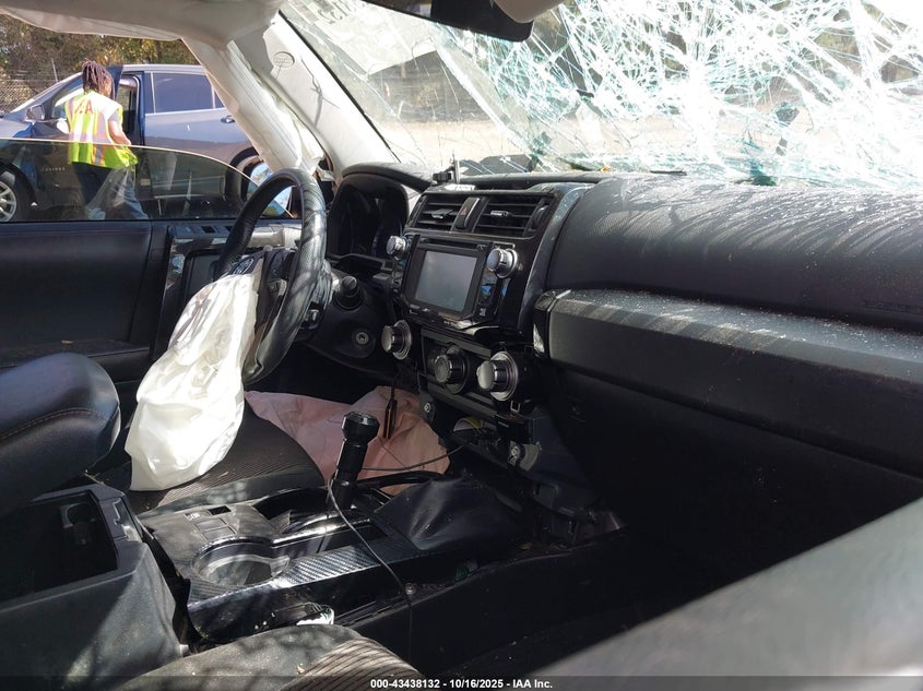 2018 Toyota 4runner VIN JTEBU5JRXJ5570398 IAAI salvage auction — ROLLOVER, Salvage (Georgia), sold $4,500 on 2026-07-10 (photo 5)