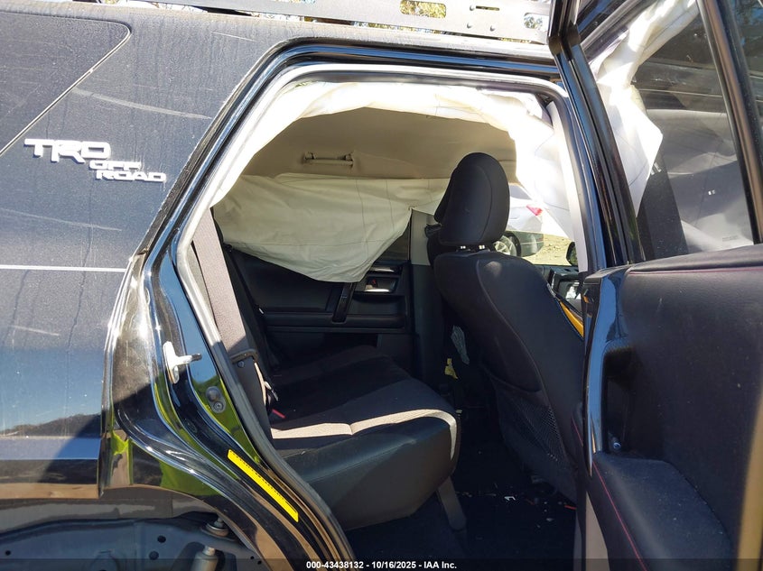 2018 Toyota 4runner VIN JTEBU5JRXJ5570398 IAAI salvage auction — ROLLOVER, Salvage (Georgia), sold $4,500 on 2026-07-10 (photo 8)