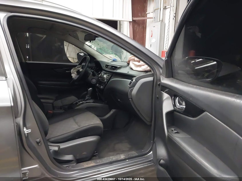 2017 Nissan Rogue sport VIN JN1BJ1CP9HW010218 IAAI salvage auction — FRONT & REAR, Salvage (Arizona), sold $25 on 2026-07-28 (photo 5)