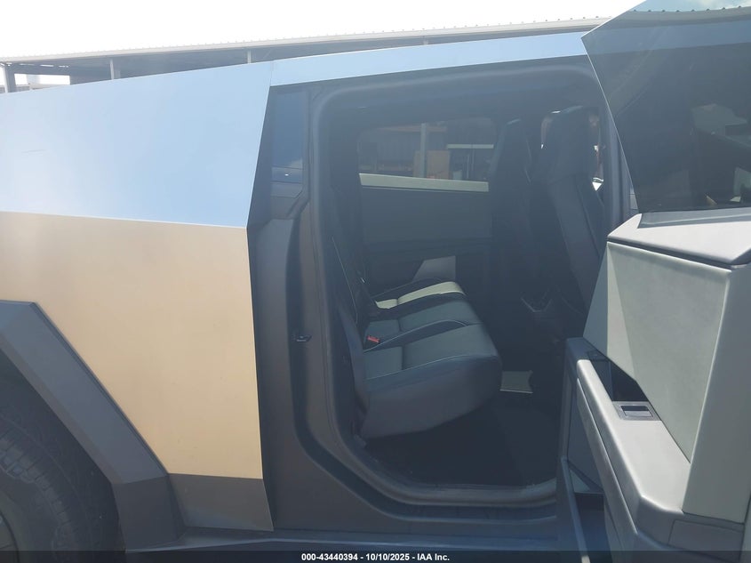 2024 Tesla Cybertruck VIN 7G2CEHED8RA049481 IAAI salvage auction — Front End, Salvage (Hawaii), sold $21,250 on 2026-02-26 (photo 8)