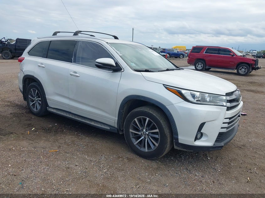 2017 Toyota Highlander VIN 5TDKZRFH0HS509613 IAAI salvage auction — LEFT SIDE, Salvage (Texas), sold $6,400 on 2026-07-29 (photo 1)