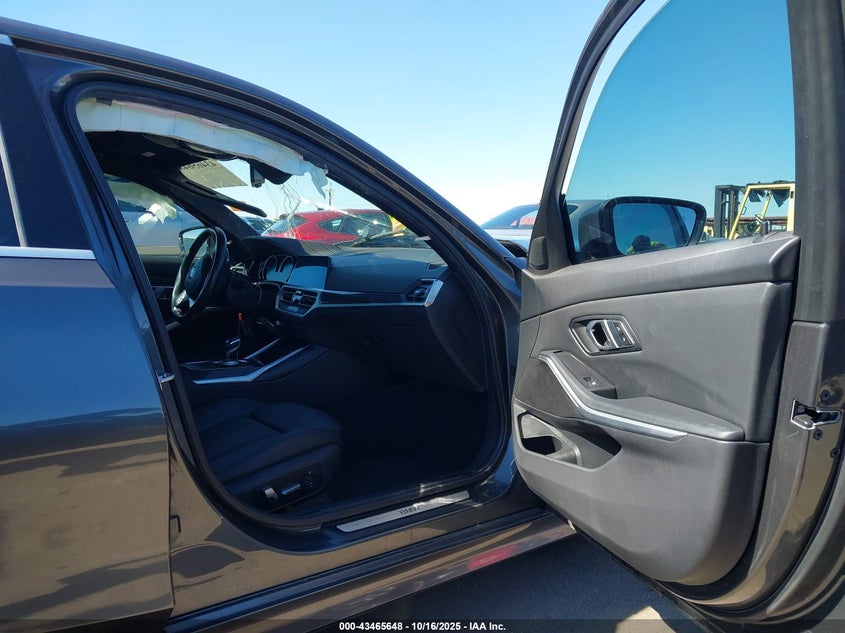 2020 BMW 3 series VIN WBA5R1C00LFH45538 IAAI salvage auction — LEFT FRONT, Salvage (Arizona), sold $3,800 on 2026-08-20 (photo 5)