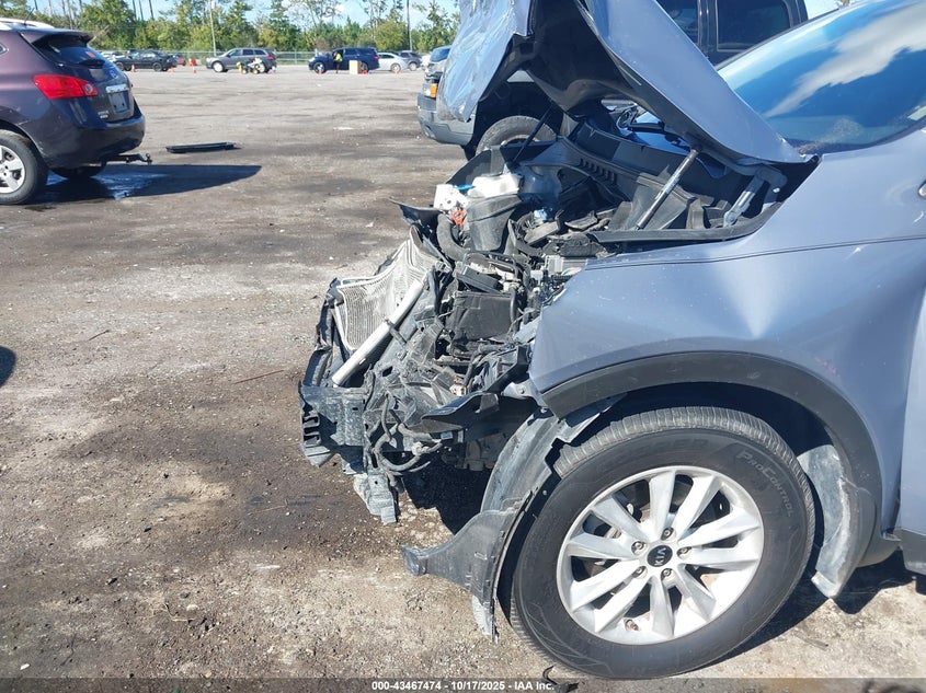 2020 Kia Sorento VIN 5XYPG4A37LG711798 IAAI salvage auction — ENGINE DAMAGE, Certificate Of Destruction (Florida), sold $1,150 on 2026-07-28 (photo 6)