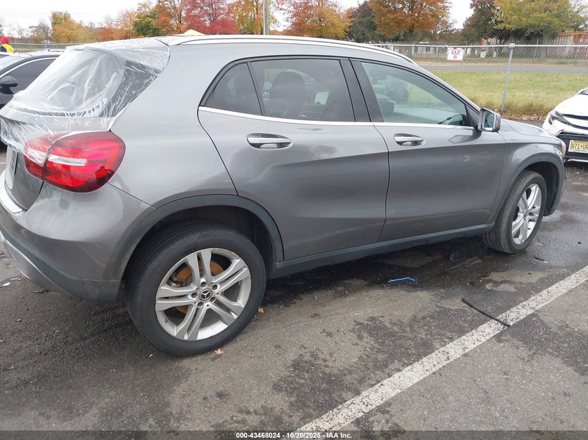 2019 Mercedes-benz Gla-class VIN WDCTG4GB0KJ586374 IAAI salvage auction — WATER/FLOOD, Salvage (New Jersey), sold $6,050 on 2026-07-06 (photo 4)