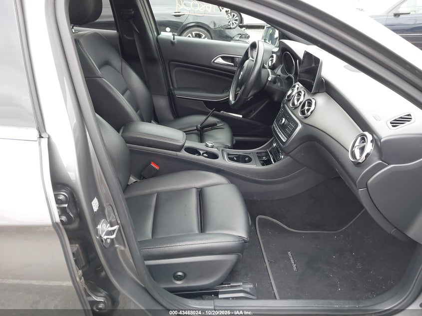 2019 Mercedes-benz Gla-class VIN WDCTG4GB0KJ586374 IAAI salvage auction — WATER/FLOOD, Salvage (New Jersey), sold $6,050 on 2026-07-06 (photo 5)