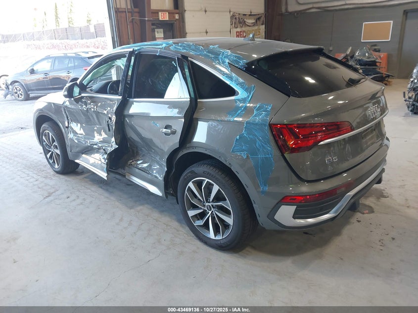 2025 Audi Q5 sportback VIN WA15AAFY6S2045905 IAAI salvage auction — SIDE, Salvage Title, sold $15,350 on 2026-07-23 (photo 3)