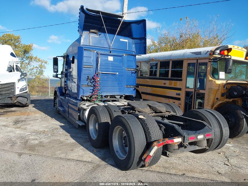 2017 Volvo Vnl VIN 4V4NC9EG5HN971473 IAAI salvage auction — REPOSSESSION, Other, sold $8,300 on 2026-09-09 (photo 3)