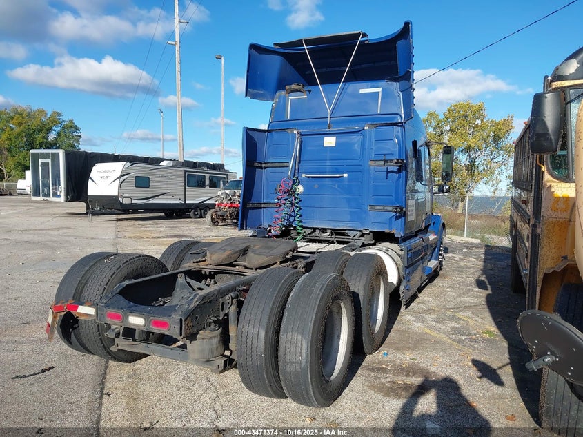 2017 Volvo Vnl VIN 4V4NC9EG5HN971473 IAAI salvage auction — REPOSSESSION, Other, sold $8,300 on 2026-09-09 (photo 4)
