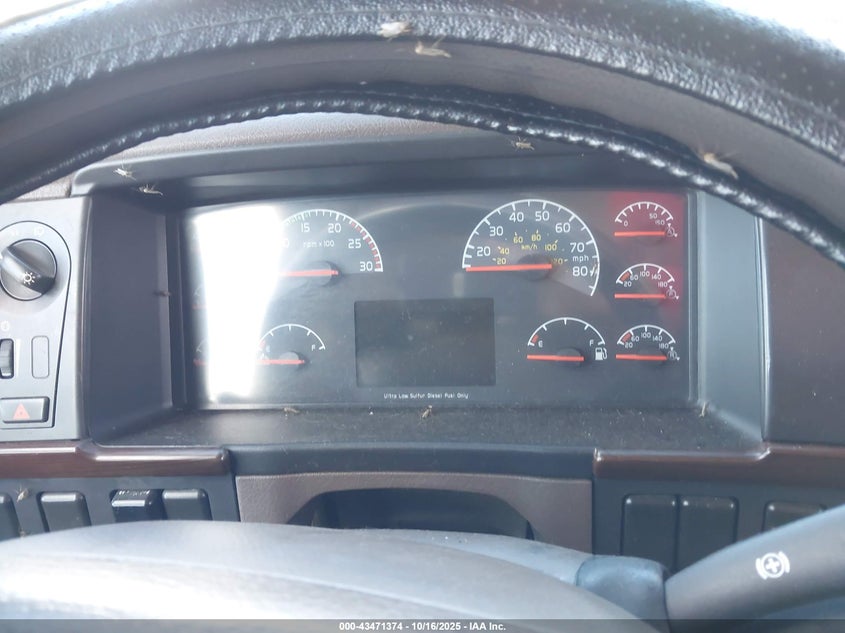 2017 Volvo Vnl VIN 4V4NC9EG5HN971473 IAAI salvage auction — REPOSSESSION, Other, sold $8,300 on 2026-09-09 (photo 5)