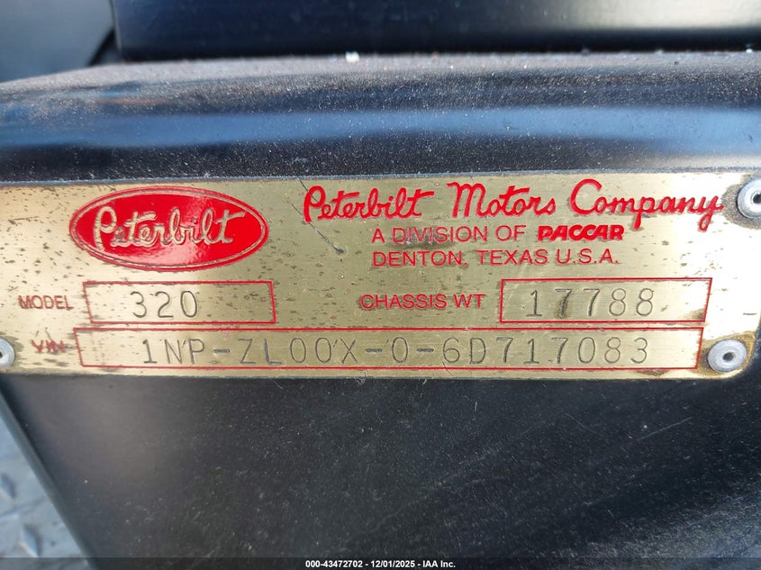 2006 Peterbilt 320 VIN 1NPZL00X06D717083 IAAI salvage auction — NORMAL WEAR, Clear (Hawaii), sold $100 on 2026-09-15 (photo 8)