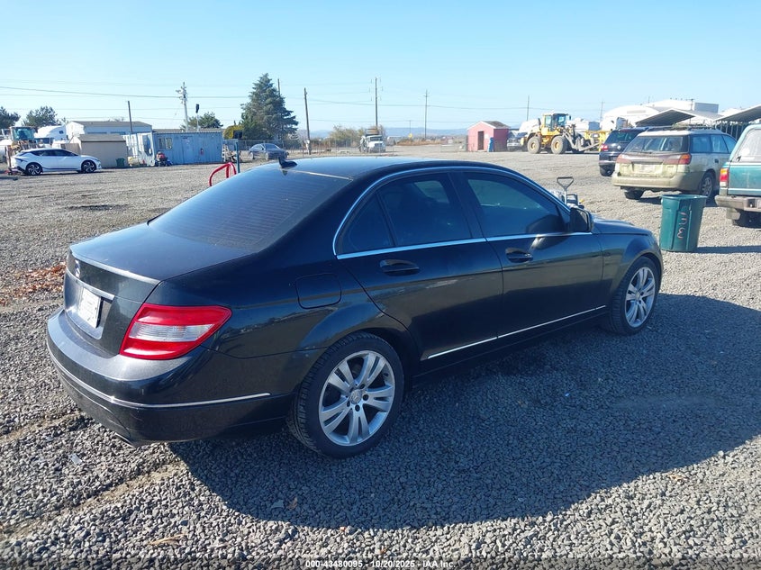 2009 Mercedes-benz C class VIN WDDGF54XX9F204631 IAAI salvage auction — SIDE, Salvage (Oregon), sold $675 on 2026-08-10 (photo 4)