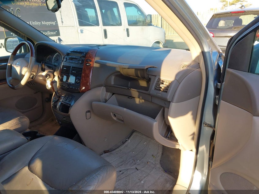 2004 Toyota Sienna VIN 5TDZA22C74S182046 IAAI salvage auction — REAR END, Salvage (Idaho), sold $875 on 2026-07-11 (photo 5)