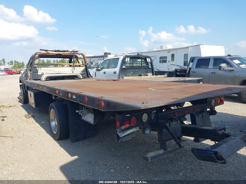 2011 Ford F550 VIN 1FDUF5GY1BEB78235 IAAI salvage auction — TOTAL BURN, Non-Repairable (Texas), sold $7,400 on 2026-07-15 (photo 3)