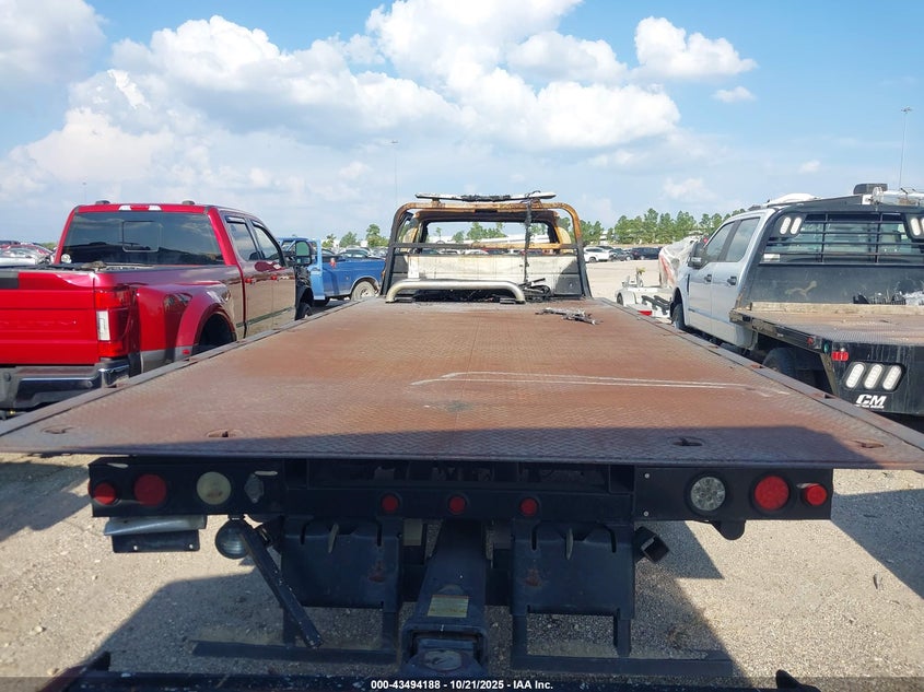 2011 Ford F550 VIN 1FDUF5GY1BEB78235 IAAI salvage auction — TOTAL BURN, Non-Repairable (Texas), sold $7,400 on 2026-07-15 (photo 8)