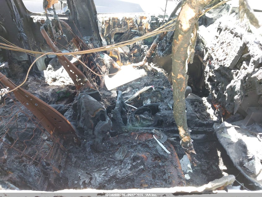 2022 Toyota Tacoma VIN 3TYRX5GN2NT049596 IAAI salvage auction — EXTERIOR BURN, Salvage Title, sold $2,750 on 2026-07-20 (photo 5)