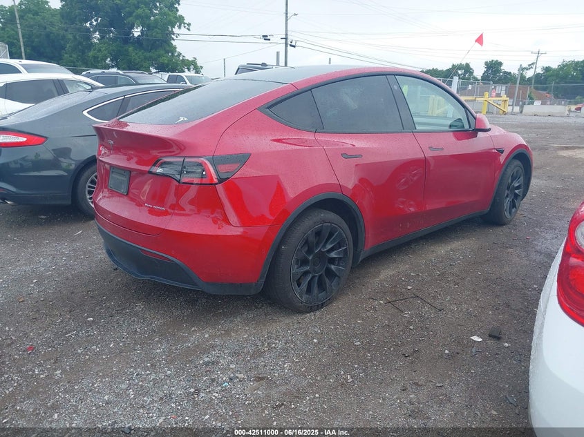 2021 Tesla Model y VIN 5YJYGDEE3MF092447 IAAI salvage auction — RIGHT FRONT, Clear (Tennessee), sold $4,650 on 2026-07-30 (photo 4)