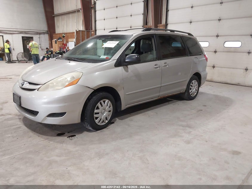 2006 Toyota Sienna VIN 5TDZA23C66S390274 IAAI salvage auction — LEFT & RIGHT, Clear (New York), sold $625 on 2026-07-16 (photo 2)