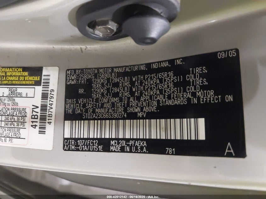 2006 Toyota Sienna VIN 5TDZA23C66S390274 IAAI salvage auction — LEFT & RIGHT, Clear (New York), sold $625 on 2026-07-16 (photo 9)