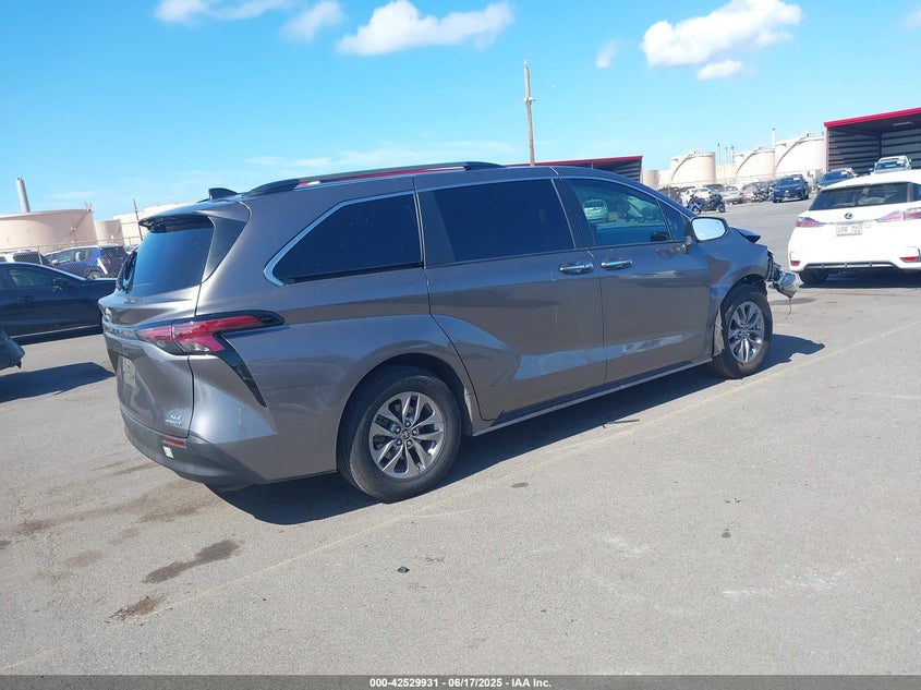 2022 Toyota Sienna VIN 5TDJRKEC4NS106156 IAAI salvage auction — FRONT END, Salvage (Hawaii), sold $4,650 on 2026-07-28 (photo 4)