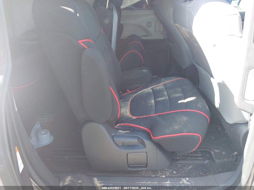 2022 Toyota Sienna VIN 5TDJRKEC4NS106156 IAAI salvage auction — FRONT END, Salvage (Hawaii), sold $4,650 on 2026-07-28 (photo 8)