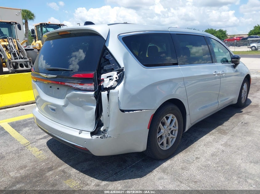 2024 Chrysler Pacifica VIN 2C4RC1BG4RR125729 IAAI salvage auction — REAR END, Salvage Title, sold $10,400 on 2026-07-19 (photo 4)