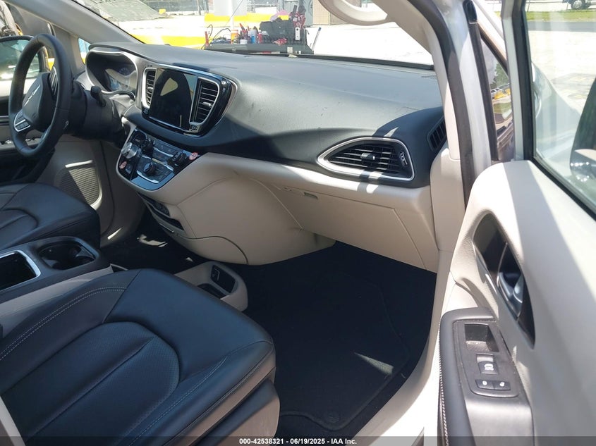 2024 Chrysler Pacifica VIN 2C4RC1BG4RR125729 IAAI salvage auction — REAR END, Salvage Title, sold $10,400 on 2026-07-19 (photo 5)