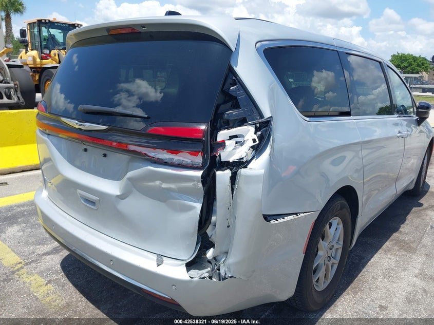 2024 Chrysler Pacifica VIN 2C4RC1BG4RR125729 IAAI salvage auction — REAR END, Salvage Title, sold $10,400 on 2026-07-19 (photo 6)