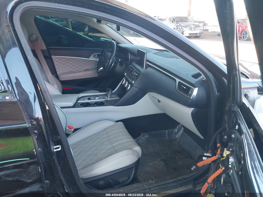 2019 Genesis G70 VIN KMTG34LEXKU033184 IAAI salvage auction — FRONT & REAR, Salvage Title, sold $4,250 on 2026-07-21 (photo 5)