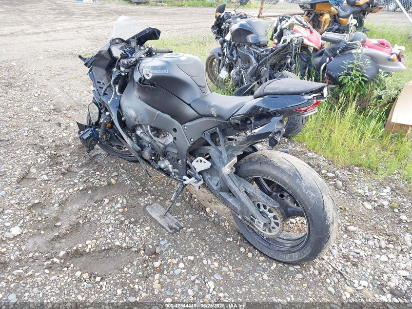 2025 Kawasaki Zx1002 VIN JKBZXVM13SA009524 IAAI salvage auction — ALL OVER, Salvage Title, sold $1,150 on 2026-08-01 (photo 3)