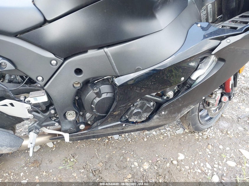 2025 Kawasaki Zx1002 VIN JKBZXVM13SA009524 IAAI salvage auction — ALL OVER, Salvage Title, sold $1,150 on 2026-08-01 (photo 8)