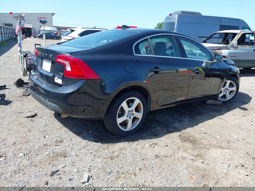 2012 Volvo S60 VIN YV1622FSXC2145297 IAAI salvage auction — SIDE, Clear (Oklahoma), sold $250 on 2026-07-31 (photo 4)