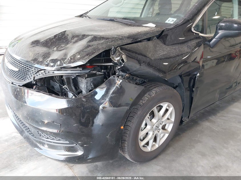 2024 Chrysler Voyager VIN 2C4RC1CG3RR171745 IAAI salvage auction — LEFT FRONT, Enterprise Vehicles Clear Only (New Jersey), sold $10,250 on 2026-08-11 (photo 6)