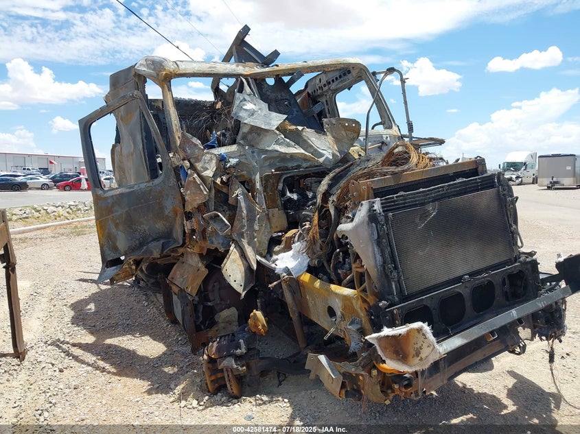 2023 Volvo Vnl VIN 4V4NC9EH9PN611954 IAAI salvage auction — TOTAL BURN, Salvage Title, sold $50 on 2026-07-22 (photo 2)