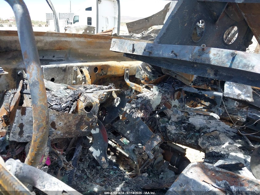2023 Volvo Vnl VIN 4V4NC9EH9PN611954 IAAI salvage auction — TOTAL BURN, Salvage Title, sold $50 on 2026-07-22 (photo 6)