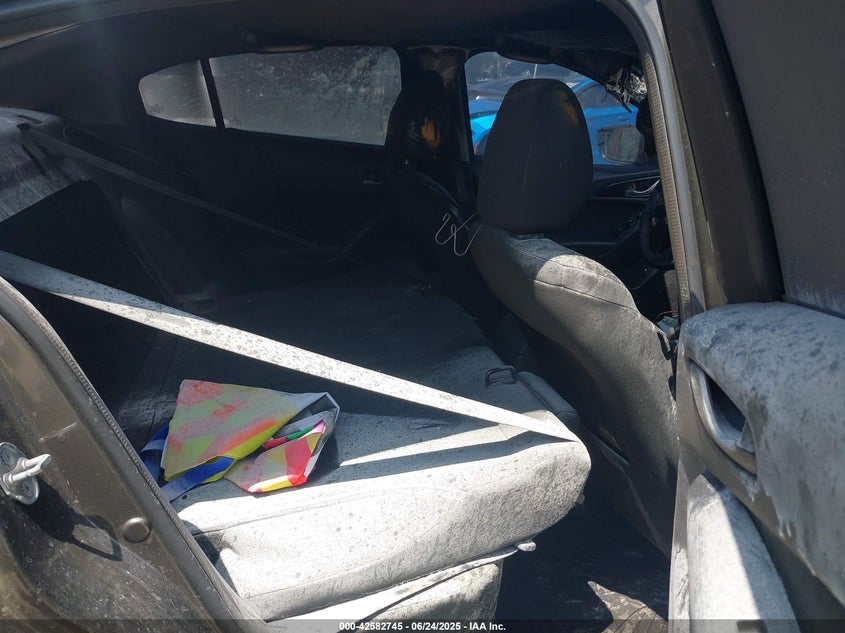 2014 Mazda Mazda3 VIN JM1BM1U70E1139945 IAAI salvage auction — INTERIOR BURN, Salvage Title, sold $900 on 2026-07-14 (photo 8)