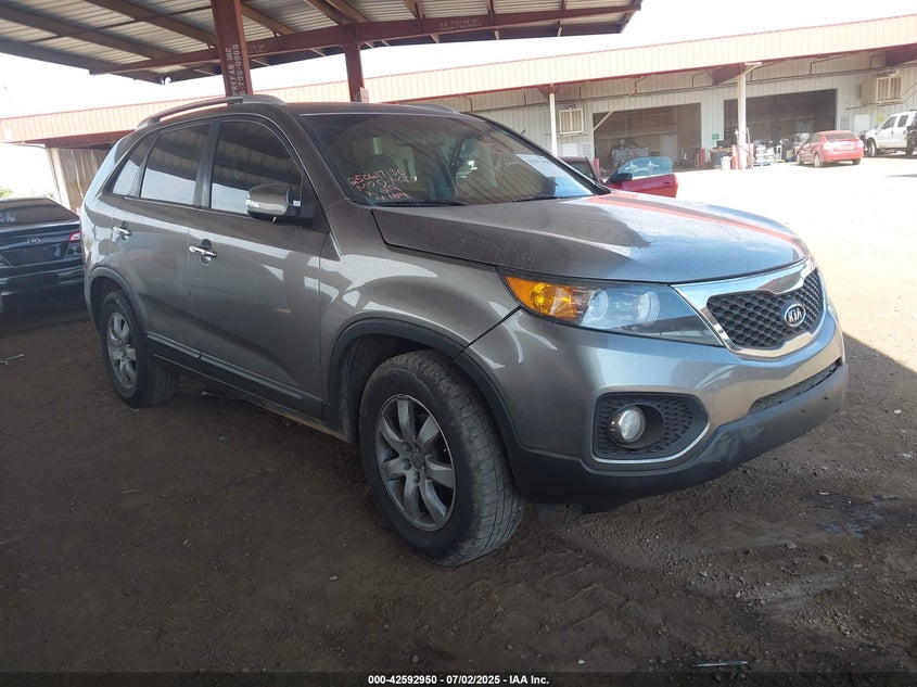 2013 Kia Sorento VIN 5XYKT3A65DG424164 IAAI salvage auction — LEFT FRONT, Salvage (Arizona), sold $1,075 on 2026-07-14 (photo 1)