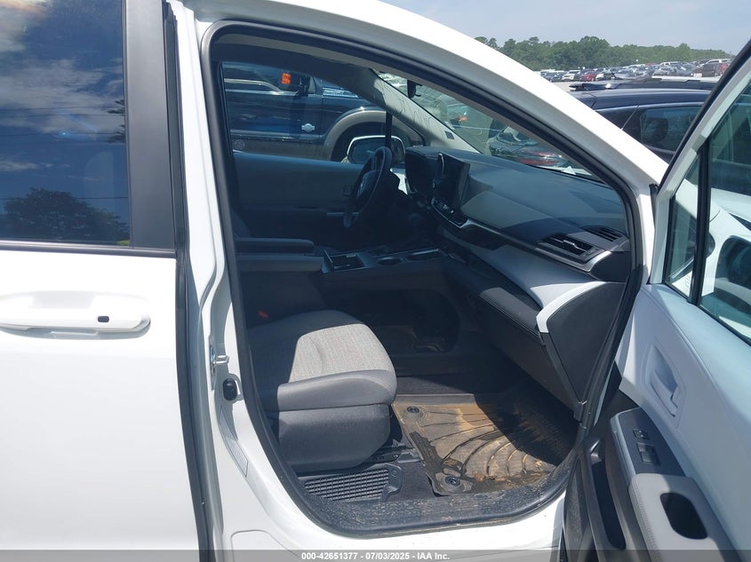 2025 Toyota Sienna VIN 5TDKRKEC3SS234923 IAAI salvage auction — WATER/FLOOD, Rebuildable (Florida), sold $15,375 on 2026-07-07 (photo 5)