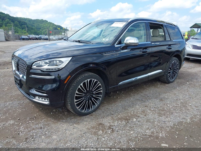 2022 Lincoln Aviator VIN 5LM5J9XC6NGL10684 IAAI salvage auction — LEFT SIDE, Salvage Title, sold $26,425 on 2026-07-20 (photo 2)