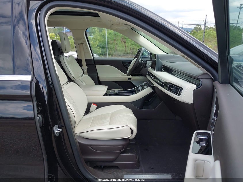 2022 Lincoln Aviator VIN 5LM5J9XC6NGL10684 IAAI salvage auction — LEFT SIDE, Salvage Title, sold $26,425 on 2026-07-20 (photo 5)