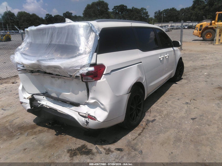 2017 Kia SEDONA VIN KNDMB5C17H6332877 IAAI salvage auction — REAR END, Salvage Title, sold $2,000 on 2026-07-07 (photo 4)