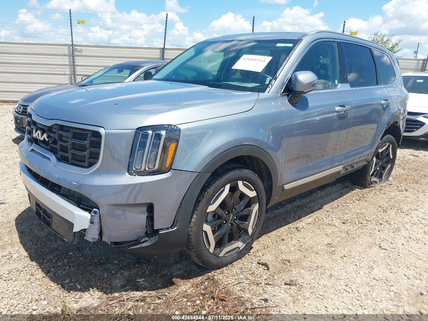 2025 Kia Telluride VIN 5XYP6DGC9SG571584 IAAI salvage auction — LEFT SIDE, Salvage Title, sold $24,600 on 2026-07-08 (photo 2)