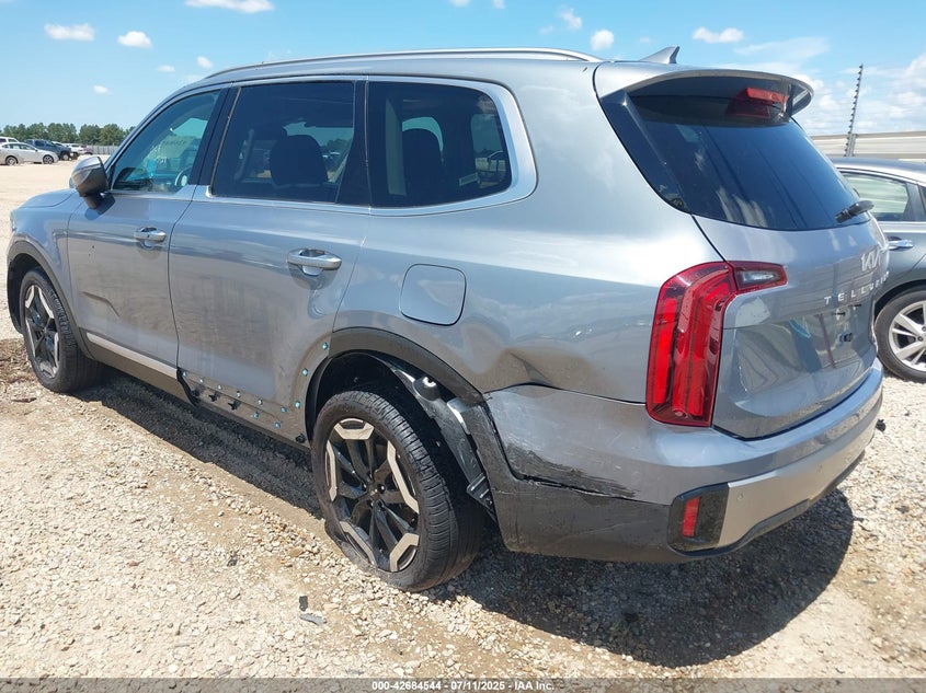 2025 Kia Telluride VIN 5XYP6DGC9SG571584 IAAI salvage auction — LEFT SIDE, Salvage Title, sold $24,600 on 2026-07-08 (photo 3)