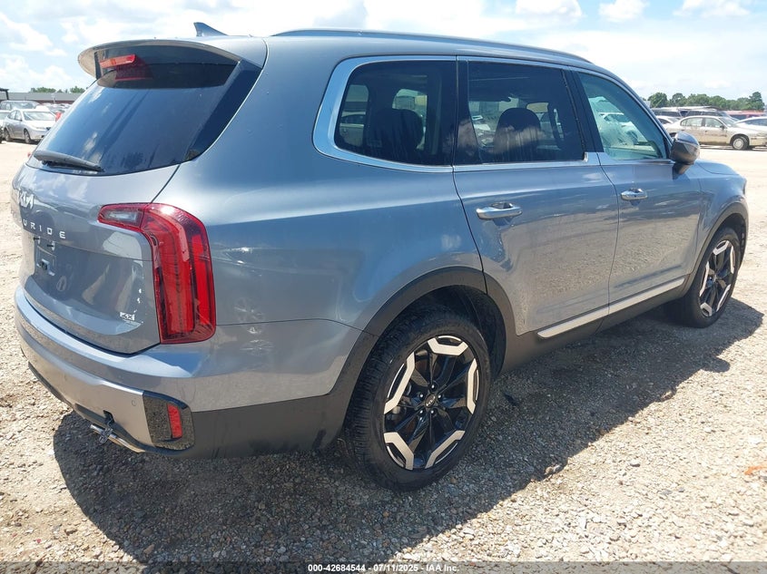 2025 Kia Telluride VIN 5XYP6DGC9SG571584 IAAI salvage auction — LEFT SIDE, Salvage Title, sold $24,600 on 2026-07-08 (photo 4)